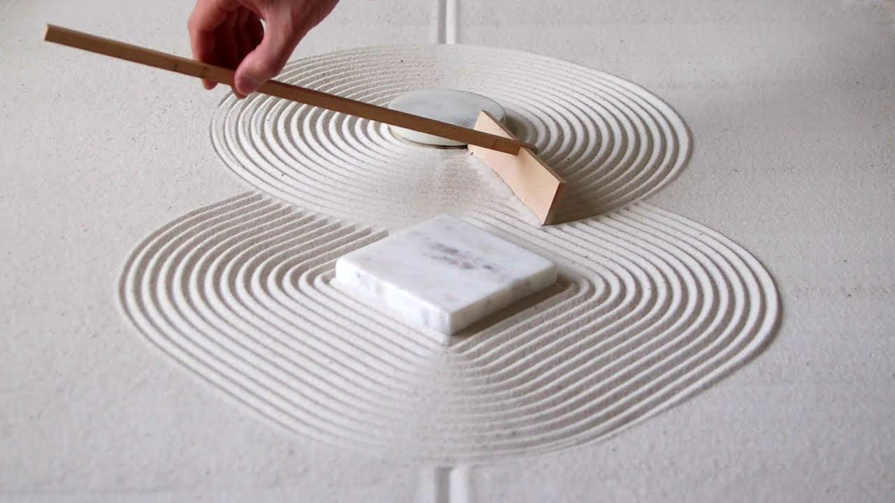A Drawing That Erases Itself